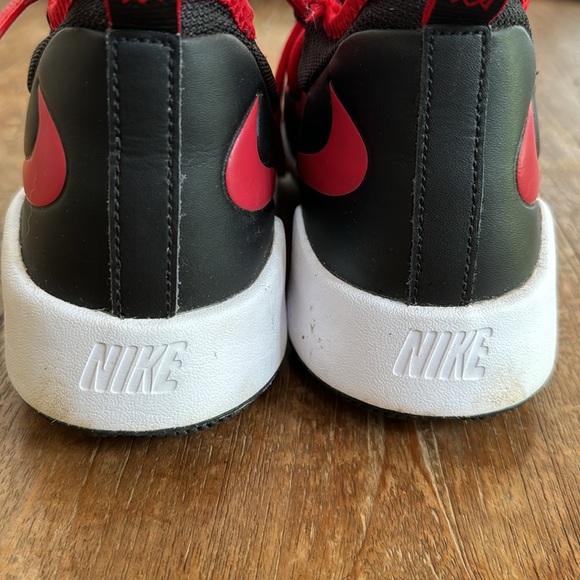 Nike Future Court 2 Size 6Y - Picture 4 of 5